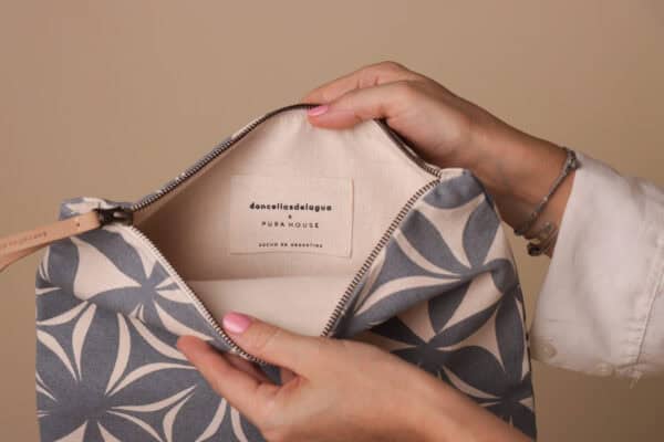 Clutch Ananda Devi Gris - Imagen 2